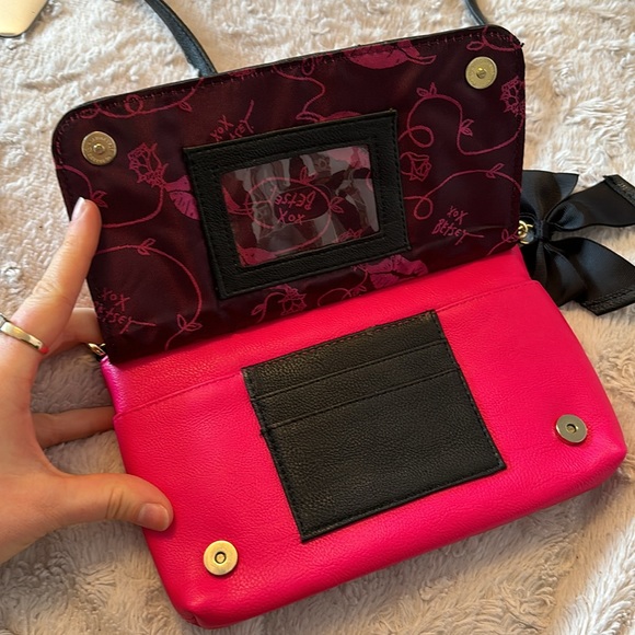 Betsey Johnson Crossbody bag! - Picture 9 of 10